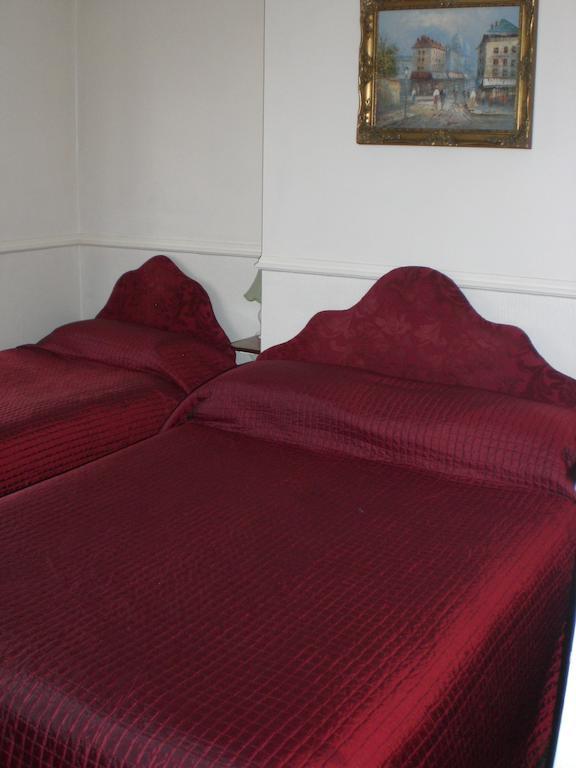 Melville Lodge Gatwick Horley Habitación foto