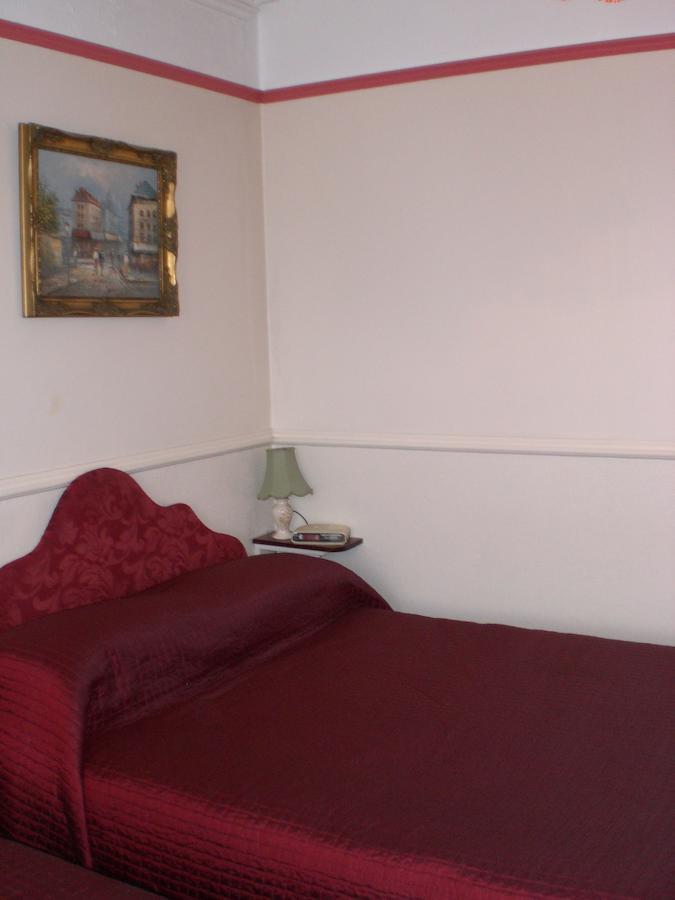 Melville Lodge Gatwick Horley Habitación foto