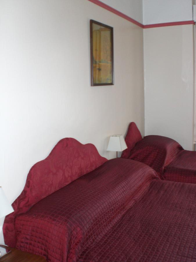 Melville Lodge Gatwick Horley Habitación foto